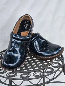 b.o.c. Born Concept Blue Swirl Patent Leather Clogs Women's 7.5 Nurse CNA Comfy - Picture 1 of 9