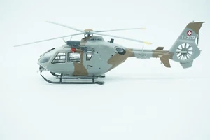 1:72 gebaut Militär Hubschrauber Eurocopter EC 635P2+ Airbus H135M Schweiz - Bild 1 von 8