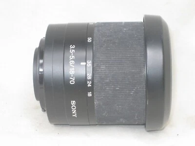 Lente de cámara SONY MACRO DT 3,5-5,6/18-70 sin probar 0,38 m/1,3 pies Foto 1 de 4