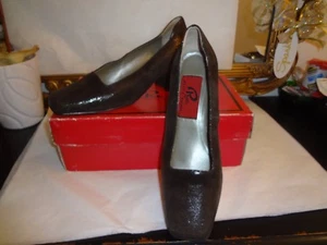 PHYLLIS POLAND BROWN REPTILE PATTERN LEATHER SHOES MEDIUM HEEL SIZE 8.5 B NIB - Picture 1 of 9