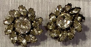 Signierte weiße Clip Ohrringe Silber Vintage klare Strass Blumen Fehler - Bild 1 von 7