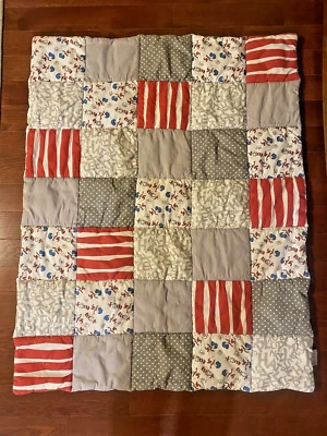 Dr. Seuss Cat in the Hat Reversible Baby Quilt/Comforter 32"x43" Trend Lab 2013 - Image 1 of 4