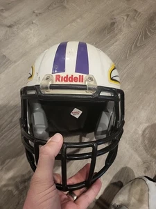 White Riddell Victor-2019  Helmet Youth Football Helmet Size Medium - Picture 1 of 6