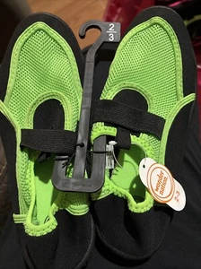 Wonder Nation Boy/girl Size 2/3 Water Shoes - Picture 1 of 3