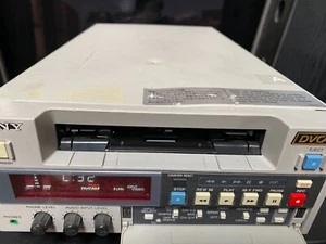 Sony DSR-40 DVCAM MiniDV Mini DV Tapes Player Recorder Deck untested - Picture 1 of 8