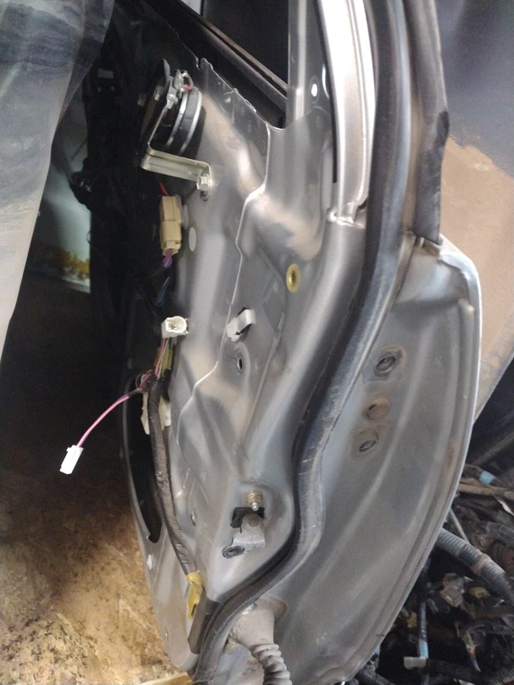 2003-2009 TOYOTA 4RUNNER FRONT LEFT SIDE DOOR SEAL WEATHERSTRIP RUBBER OEM Black - Image 1 of 1