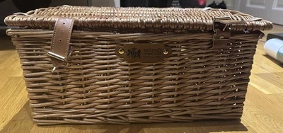 Regency Hamper Basket and Smaller Wicker Basket (Both empty) - Great condition - Image 1 of 4