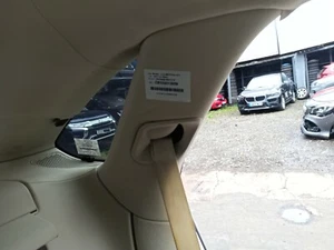 Bentley Bentayga 2015 - 2020 lado del pasajero revestimiento de borde trasero pilar C - Imagen 1 de 4