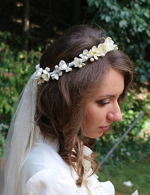 Diadema de boda, diadema de flores con perlas, diadema de pelo de novia, color marfil Foto 1 de 4