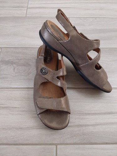 Clarks Artisan Sarasota 26068353 Sandalo in pelle marrone bronzo metallizzato. Taglia 8M