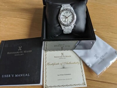 Reloj de cerámica Bernhard H. Mayer La Vida Foto 1 de 4