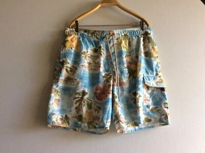 Croft & Barrow Short Men's Colorful Hawaiin Print Drawstring Pocket Size L - Image 1 of 4