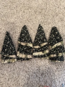 Juego de 4 servilletas de Navidad que se pliegan en un árbol estampado a doble cara 17" de diámetro - Imagen 1 de 6