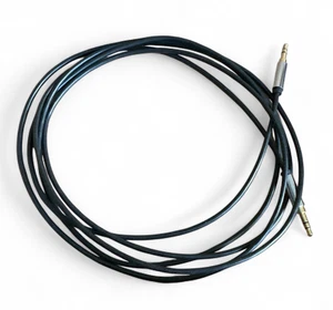Cable de audio estéreo Amazon Basics de 3,5 mm macho a macho 8 pies (2,4 m) - negro - Imagen 1 de 2