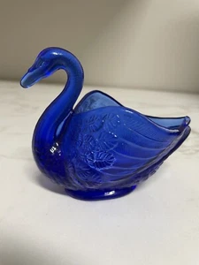 Figura Plato Caramelo Baratija Pájaro Cisne Cobalto Azul Fenton Glass - Imagen 1 de 7