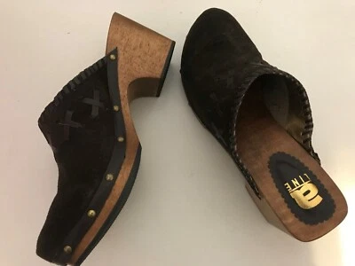 Zueco Aline Little Kid/Big Kid 12/2005 marrón gamuza 6M EE. UU. Big Kid Foto 1 de 4