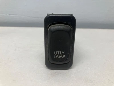 Interruptor de tablero/consola Freightliner M2 112 LUCES DE TRABAJO - Usado | P/N A0630769003 Foto 1 de 4