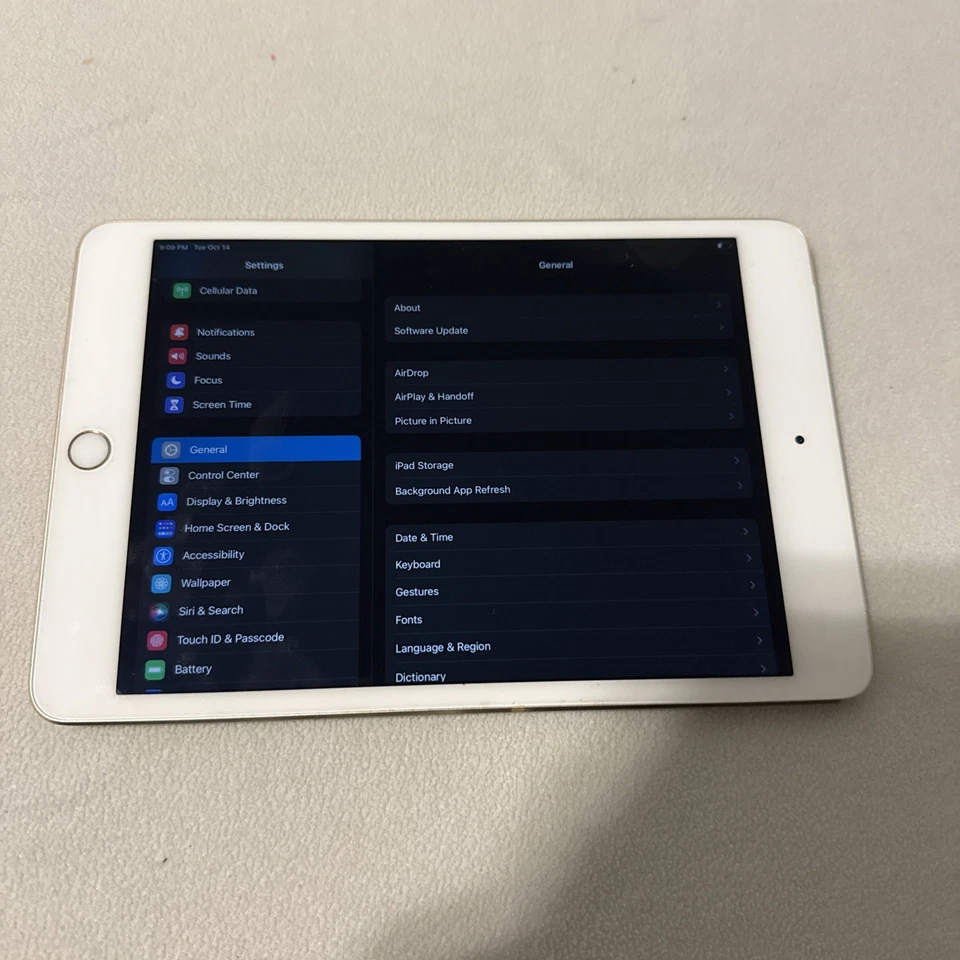 Broken WiFi Only Apple iPad Mini 4th Gen 64GB 15.8.5 MK9J2LL/A READ - Image 1 of 4