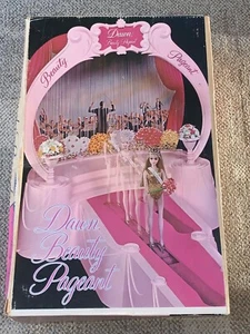 TOPPER DAWN CONCURSO DE BELLEZA EN CAJA ETAPA DE PASARELA C. 1970 - Imagen 1 de 10