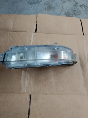 Señal de giro del parachoques trasero derecho pasajero Nissan 350Z OEM Foto 1 de 4