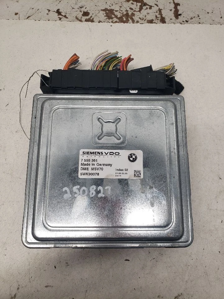 Engine ECM Electronic Control Module Fits 06-07 BMW 525i 1445633 - Image 1 of 4