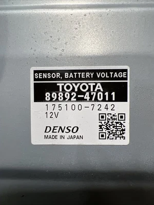 Sensor de voltaje de batería enchufable Toyota Prius 2012-2015 ECU 89892-47011 Foto 1 de 4
