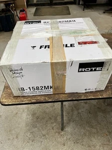 Rotel RB-1582 MKII 200 WPC stereo power amplifier - Black - VERY GOOD - Picture 1 of 10