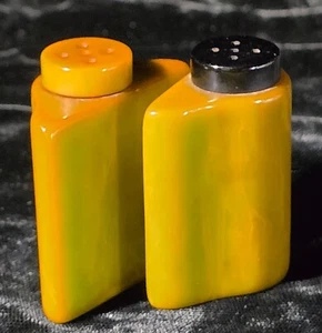 Vintage Art Deco Half Moon Bakelite Salt and Pepper Shaker Set Yellow & Green - Picture 1 of 16
