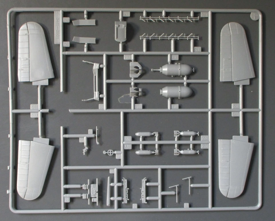 Accurate Miniatures масштаб 1/48 SBD-1 Dauntless - лот запчастей F из набора No 3420 - Изображение 1 из 1