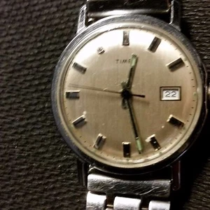 Reloj de pulsera mecánico vintage para hombre Timex con fecha - Imagen 1 de 4