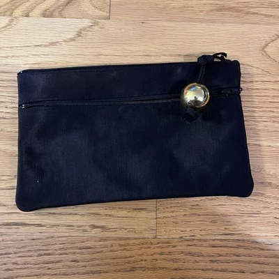 Henri Bendel Bolso Negro Maquillaje 5.5” X 9” Foto 1 de 4