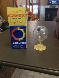 Radiometer Space Age Sphere Solar Engine Powered By The Sun Bulb Vanes Vintage - Picture 1 of 5