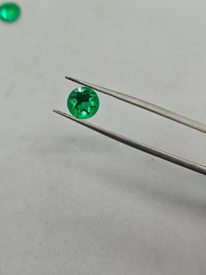 Lab Grown Emerald 8mm Round Faceted AAA Colombian Shade - Image 1 of 4