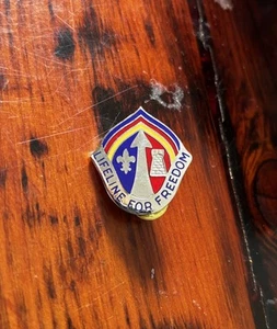 MILITARY INSIGNIA CREST DUI US ARMY THEATRE SUPPORT COMMAND LIFELINE FOR FREEDOM - Picture 1 of 2