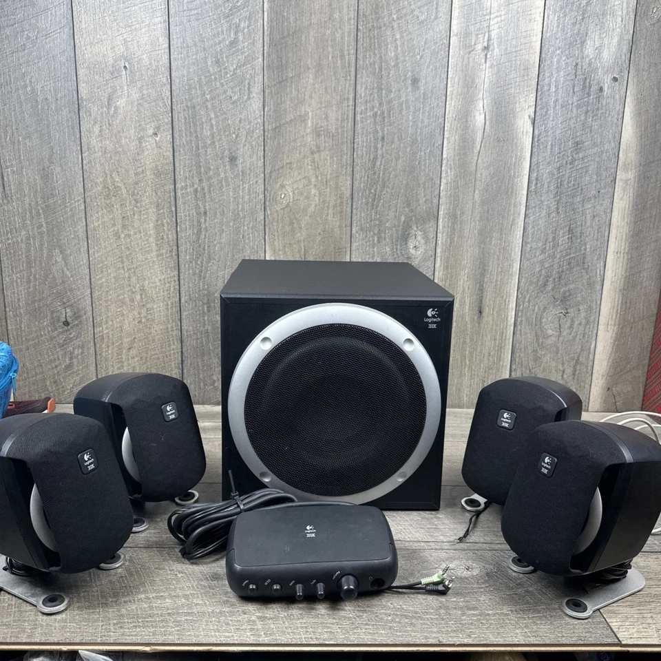 Logitech Z-560 Surround Sound System 5.1 THX Certified - Image 1 of 4
