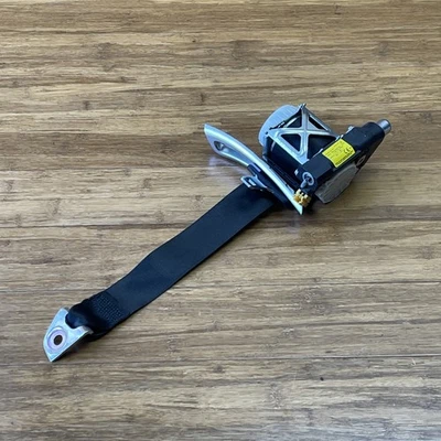 Cinturón de seguridad trasero izquierdo Mercedes S550 W222 2014-2017 retractor negro OEM Foto 1 de 4