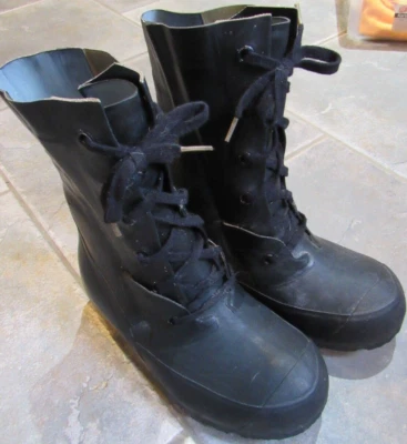 Hood MICKEY MOUSE Boots QMC No Valve Cold Weather sz 6 Regular black rubber - Image 1 of 4