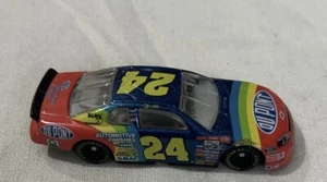 Jeff Gordon DuPont 1/64 diecast - Picture 1 of 1