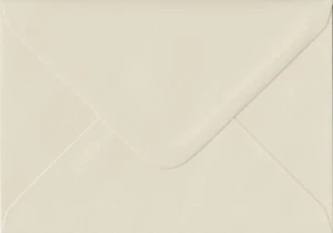 Sobres crema vainilla peso pesado 114 mm x 162 mm engomados 130 g C6 (A6) - Imagen 1 de 1