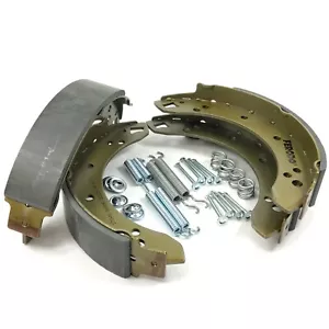 HINTERE BREMSSCHUHE & SCHUHMONTAGE SET FEDERN PASST: FORD ESCORT MK1 70-75 SFK0072A - Bild 1 von 2