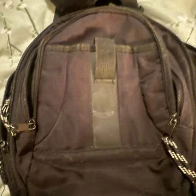 Mochila negra 100% poliéster muy bien usada buen estado Foto 1 de 4