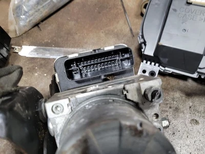 Anti-Lock Brake Part ID K123-43-7A0 Fits 17 MAZDA CX-5 2048694 - Image 1 of 4