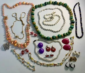 Perlen Kunstperlen Ohrring Halsketten Modeschmuck Konvolut tragbar Basteln Posten - Bild 1 von 15