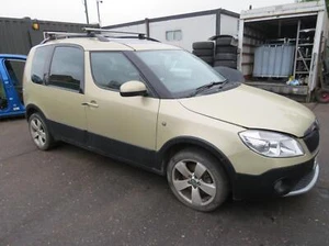 SKODA ROOMSTER MK1 FL 2011 REF-B477/O/S/R KOPFSTÜTZE FAHRERSEITE HINTEN KOSTENLOSER VERSAND - Bild 1 von 1