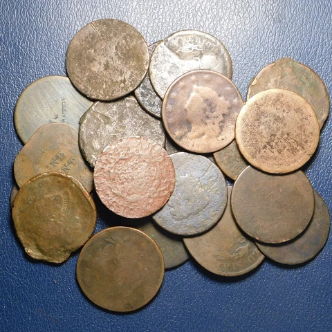 1 Dateless Large Cent Beat-Up Historical Old Pieces  "As Pictured" Cover