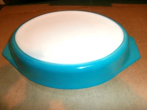 Vintage Pyrex 1 1/2 qt Casserole Dish Blue Turquoise - Picture 1 of 6