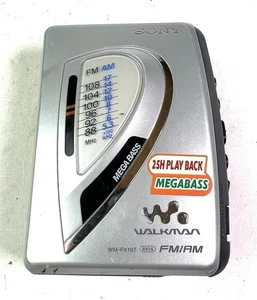Reproductor de casete Sony Walkman WM-FX197 FM/AM gris plateado - Imagen 1 de 9