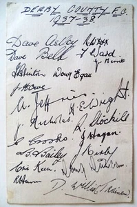 DERBY COUNTY 1937-38 LEAGUE DIVISION ONE AUTOGRAMM FUSSBALL POSTKARTE - Bild 1 von 2