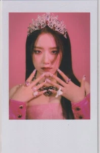 (G)I-dle Shuhua Official Photocard | I Feel Album Queen Polaroid - Picture 1 of 2