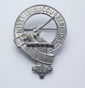 VINTAGE SCOTTISH CLAN MACMILLAN PIN BADGE. SILVER TONE. NUMBERED 3720. - Picture 1 of 3
